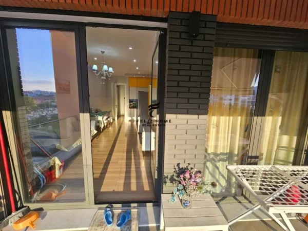 Tirane, jepet me qera apartament 1+1+Ballkon Kati 3, 72 m² 800 € (DELIJORGJI)