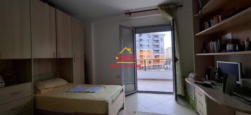 Vlore, shitet apartament 3+1+Ballkon Kati 5, 110 m² 198.000 € (Rruga Naim Frashëri)