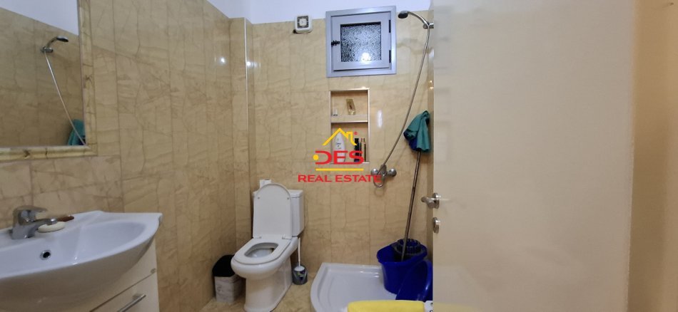Vlore, shitet apartament 3+1+Ballkon Kati 5, 110 m² 198.000 € (Rruga Naim Frashëri)