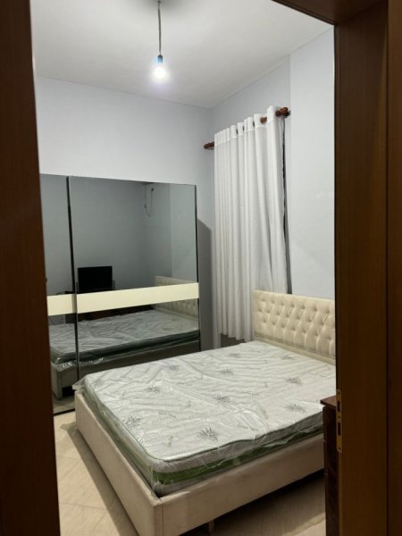 Tirane, jepet me qera shtepi 1+1 Kati 1, 70 m² 350 € (Jordan Misja)
