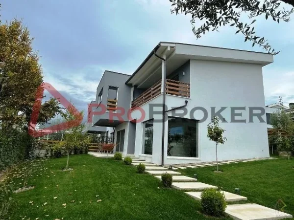 Tirane, shitet Vile 4+1+Aneks+Ballkon Kati 1, 470 m² 650.000 € (Long Hills Residence)
