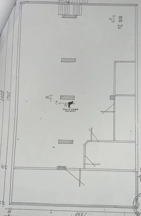 Tirane, jepet me qera zyre Kati 1, 350 m² 4.500 € (SHESHI WILLSON)