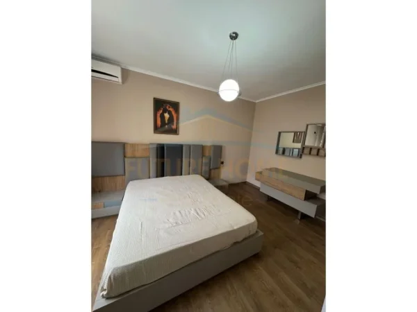 Tirane, Apartament 2+1, për Qera Kati 4, 95 m² (Loni Ligori)