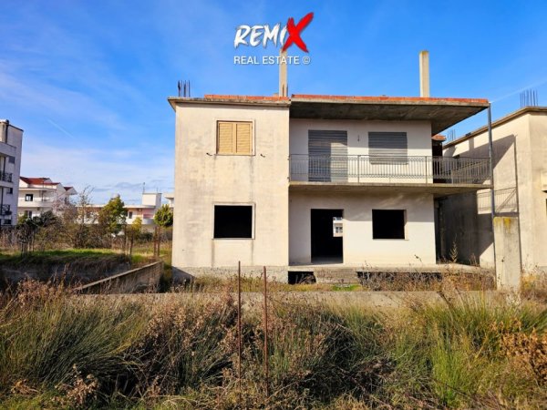 Durres, shitet Vile 2 Katshe Kati 2, 300 m² 110.000 € 