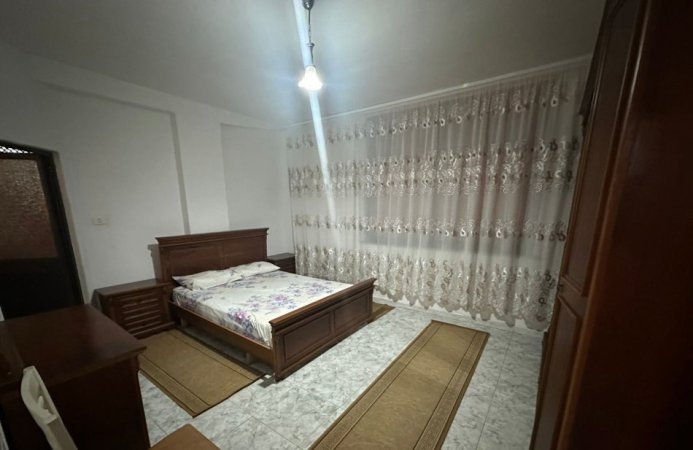 Tirane, jepet me qera apartament 2+1 Kati 3, 95 m² 500 € (Ish Restorant Durresi)