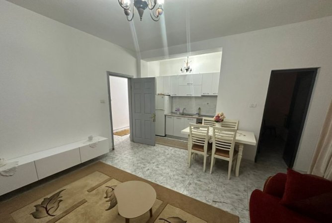 Tirane, jepet me qera apartament 2+1 Kati 3, 95 m² 500 € (Ish Restorant Durresi)