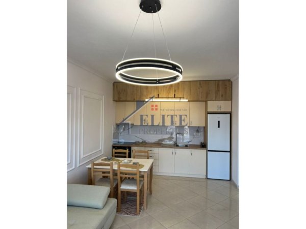 Tirane, shitet apartament 2+1+Ballkon Kati 8, 98 m² 143.000 € (Vila L Astir)