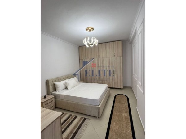 Tirane, shitet apartament 2+1+Ballkon Kati 8, 98 m² 143.000 € (Vila L Astir)