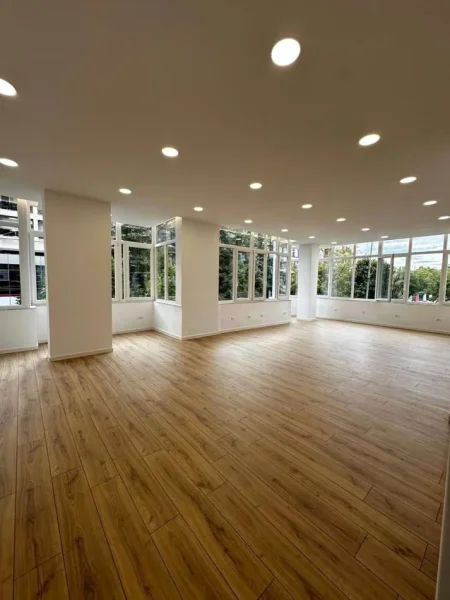 Tirane, shitet zyre Kati 1, 100 m² 230.000 € (Rruga Sali Butka)