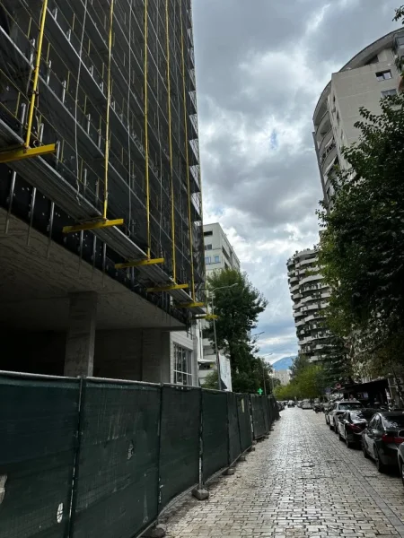 Tirane, shitet apartament 2+1+Ballkon Kati 3, 111 m² 325.000 € (Rruga Faik Konica, Prane St Air Albania)