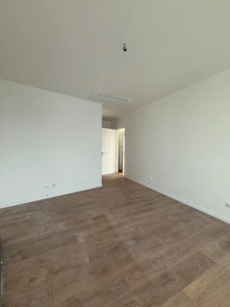 Tirane, jepet me qera ambjent biznesi Kati 7, 215 m² 2.600 € (Liqeni Artificial)