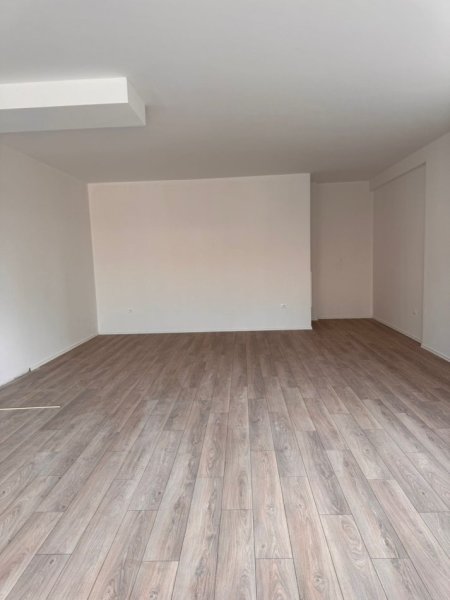Tirane, shes ambjent biznesi Kati 0, 161 m² 1.100.000 € (Rruga e Durresit)