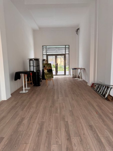Tirane, shes ambjent biznesi Kati 0, 161 m² 1.100.000 € (Rruga e Durresit)