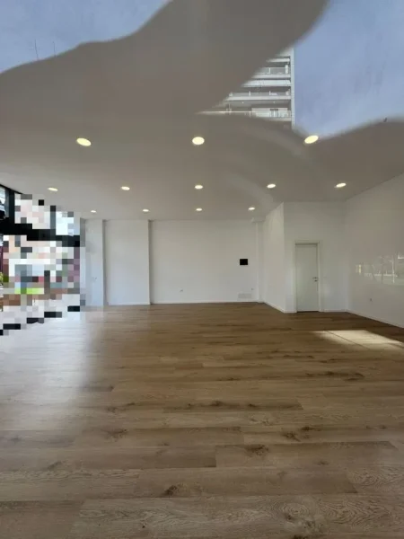 Tirane, jepet me qera ambjent biznesi Kati 0, 100 m² 1.200 € (DON BOSKO)