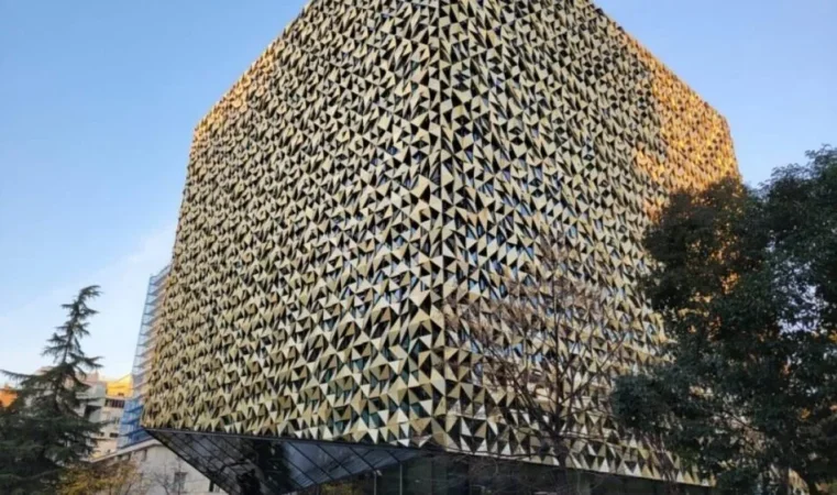 Tirane, shitet ambjent biznesi , 98 m² 560.000 € (Bllok)