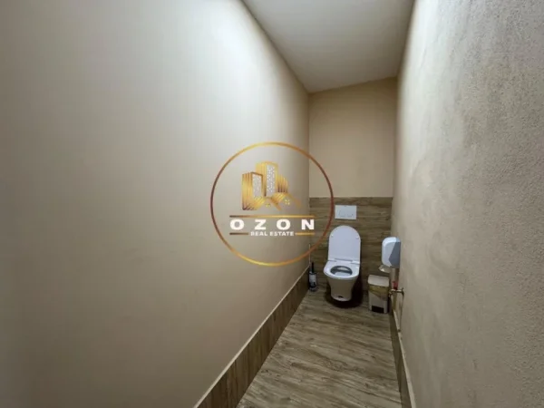 Shitet Biznes (Lokal) tek Bulevardi Bajram Curri!