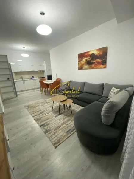 Tirane, jepet me qera apartament 2+1 Kati 3, 98 m² 750 € (PAZARI I RI)