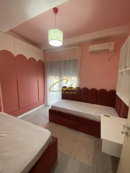 Tirane, jepet me qera apartament 2+1 Kati 3, 98 m² 750 € (PAZARI I RI)