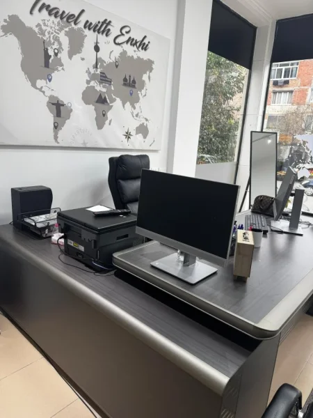 Shitet i gjithe mobilimi dhe pajisjet e zyrës!!!