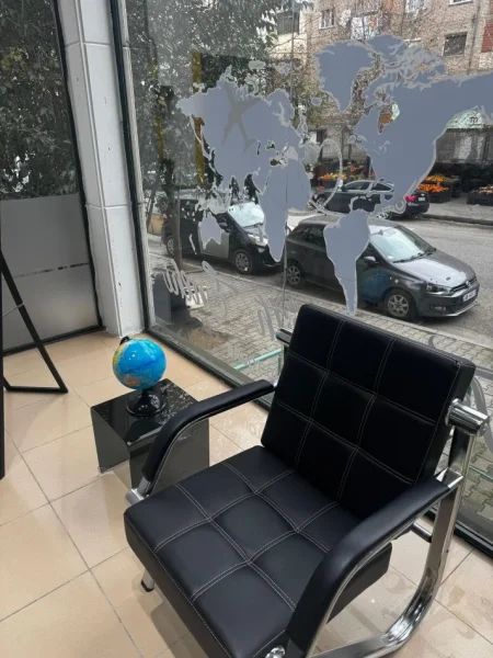 Shitet i gjithe mobilimi dhe pajisjet e zyrës!!!