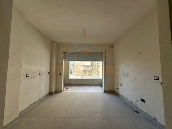 Tirane, shitet apartament 1+1 Kati 2, 74 m² 185.275 € (Pazari i Ri)