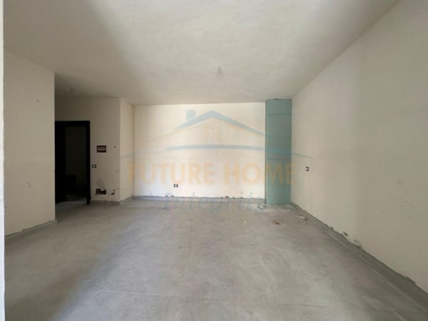Tirane, shitet apartament 1+1 Kati 2, 74 m² 185.275 € (Pazari i Ri)