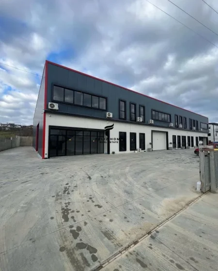 Tirane, jepet me qera magazine Kati 0, 600 m² 3.000 € (VORE)