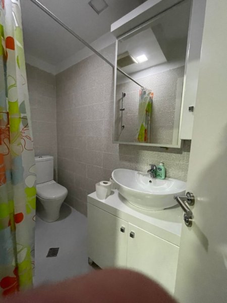 Tirane, jepet me qera apartament 2+1+Ballkon Kati 2, 100 m² 580 € (LIQENI I THATE)