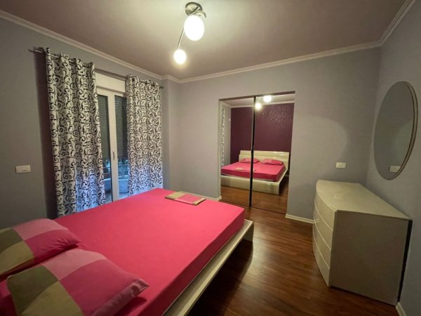 Tirane, jepet me qera apartament 2+1+Ballkon Kati 2, 100 m² 580 € (LIQENI I THATE)