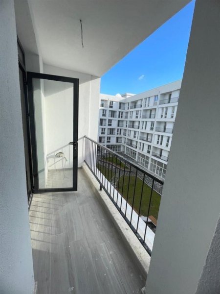 Tirane, jepet me qera ambjent biznesi Kati 3, 120 m² 450 € (5 Maji)
