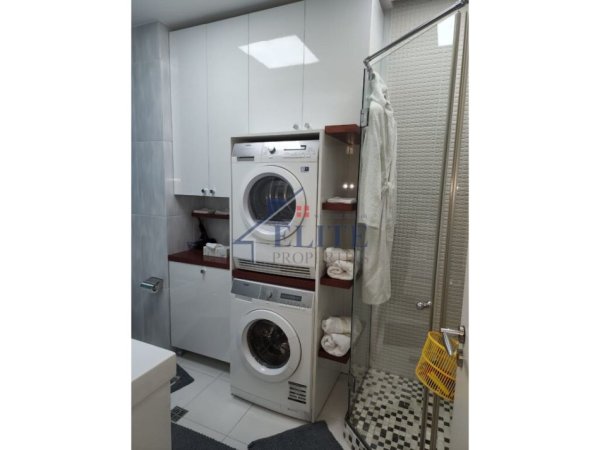 Tirane, jepet me qera apartament 2+1 Kati 19, 95 m² 1.500 € (Residenca Ambasador 3)