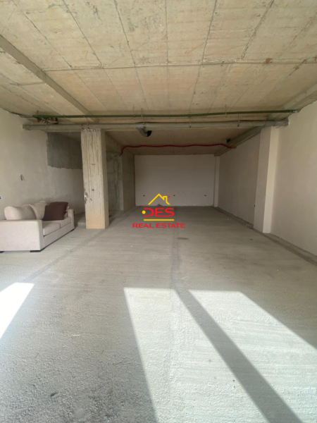 Vlore, shitet apartament 2+1+Ballkon Kati 1, 100 m² 130.000 € (Rruga Dhimitër Konomi)