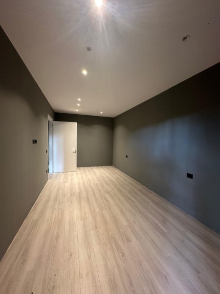 Tirane, jap me qera apartament 1+1+Ballkon Kati 4, 118 m² 430.450 € (Lion Rezidenc)