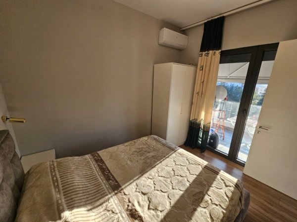 Tirane, jepet me qera apartament 1+1+Ballkon Kati 3, 73 m² 1.000 € (Rruga e Kavajes)
