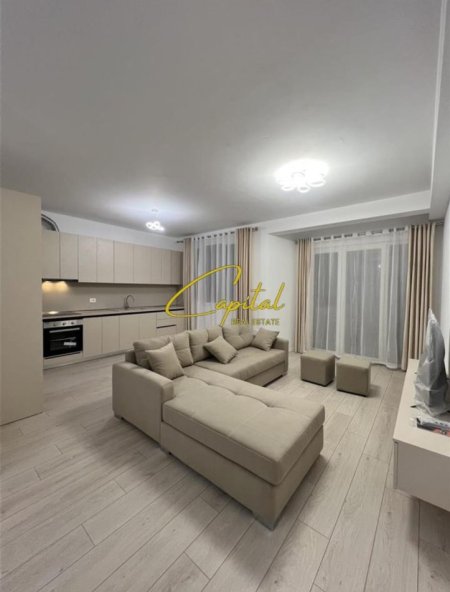 Tirane, jepet me qera apartament 2+1 Kati 9, 100 m² 650 € (ISH FUSHA AVIACIONIT)