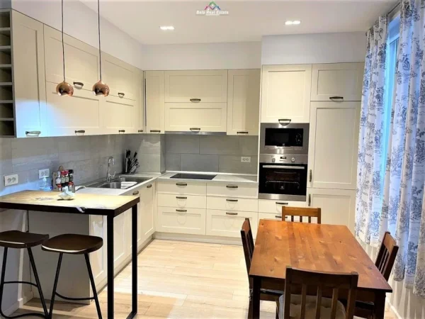 Tirane, jepet me qera apartament 1+1+Ballkon Kati 3, 75 m² 500 € (Kopshti Botanik)