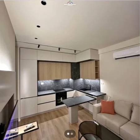 Tirane, jepet me qera apartament 1+1+Ballkon Kati 7, 70 m² 490 € (ALI DEMI)