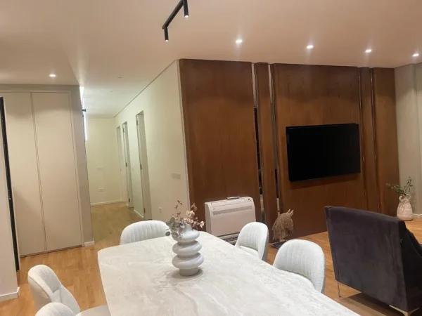 Tirane, shitet apartament 3+1+Ballkon Kati 3, 148 m² 415.884 € (TEG)