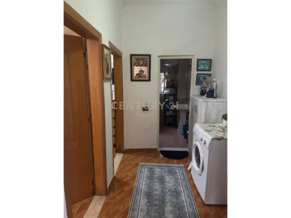 Tirane, shitet Vile 2+1+Ballkon Kati 2, 139.000 m² 219.000 € (Varri i Bomit)