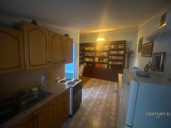 Tirane, shes apartament 1+1 Kati 6, 61 m² 160.000 € (Bukevardi zogu 1)