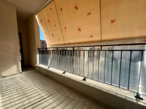 Tirane, jepet me qera apartament 2+1+Ballkon Kati 1, 100 m² 1.000 € (Rruga e elbasanit)