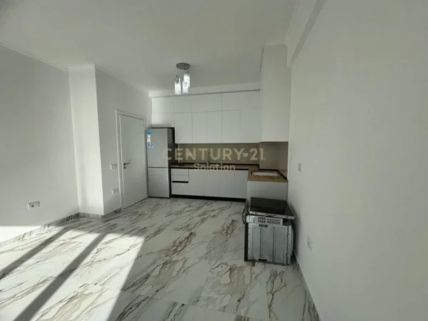 Tirane, jepet me qera apartament 1+1 Kati 7, 76 m² 350 € (Astir)