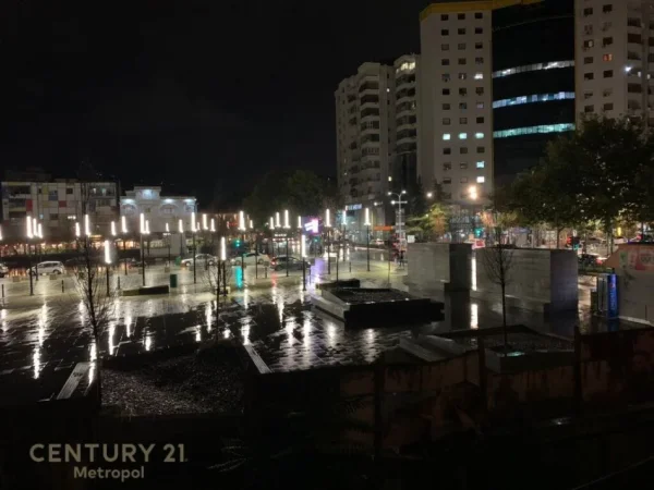 Tirane, jepet me qera apartament 2+1 Kati 2, 80 m² 1.000 € (Brraka)