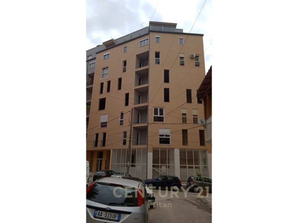 Tirane, jepet me qera apartament 1+1 Kati 5, 74 m² 550 € (Rruga haxhi hysen dalliu)