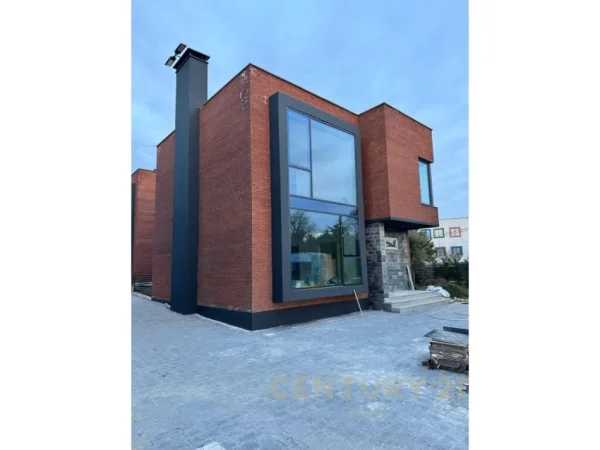 Tirane, shitet Vile 2+1 Kati 1, 600 m² 450.000 € (Farke)