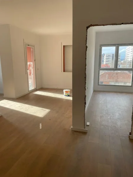 Tirane, shitet apartament 1+1 Kati 3, 63 m² 92.000 € (5 Maj)