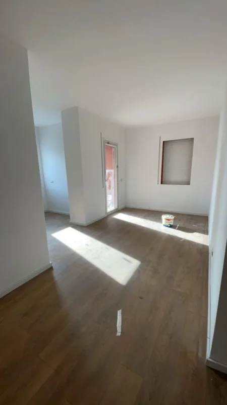 Tirane, shitet apartament 1+1 Kati 3, 63 m² 92.000 € (5 Maj)