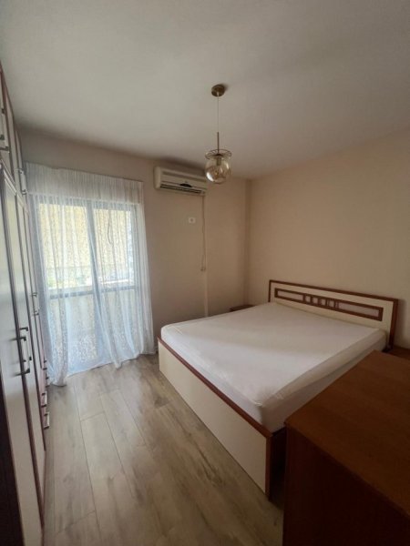 Tirane, jepet me qera apartament 1+1 Kati 2, 66 m² 500 € 