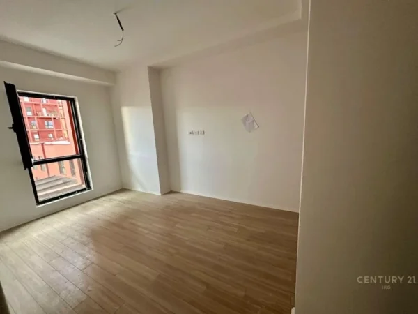 Tirane, shitet apartament 2+1 Kati 4, 113 m² 270.000 € (rruga e kavajes)