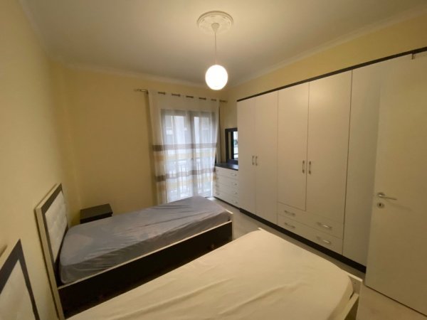 Tirane, jepet me qera apartament 2+1+Aneks+Ballkon Kati 5, 108 m² 600 € (Green City,Astir)